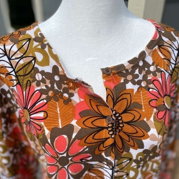 Willi Smith button fall floral sweater light weight. - Picture 4 of 9